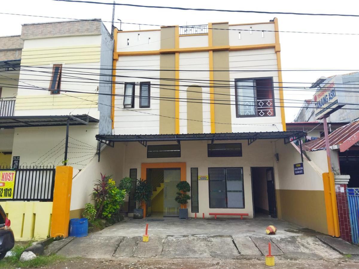 Oyo 92231 Penginapan Tanjung Alang Syariah Μακασάρ Εξωτερικό φωτογραφία