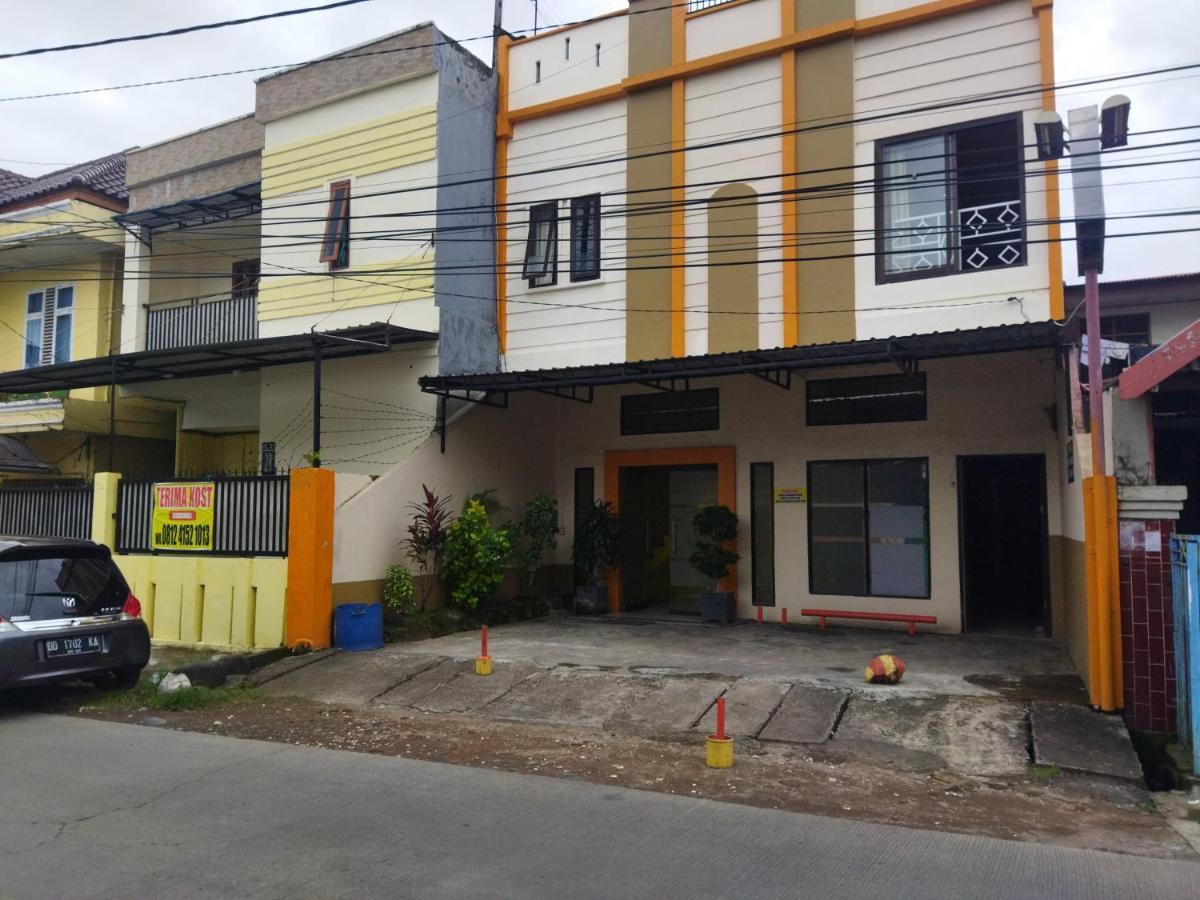 Oyo 92231 Penginapan Tanjung Alang Syariah Μακασάρ Εξωτερικό φωτογραφία