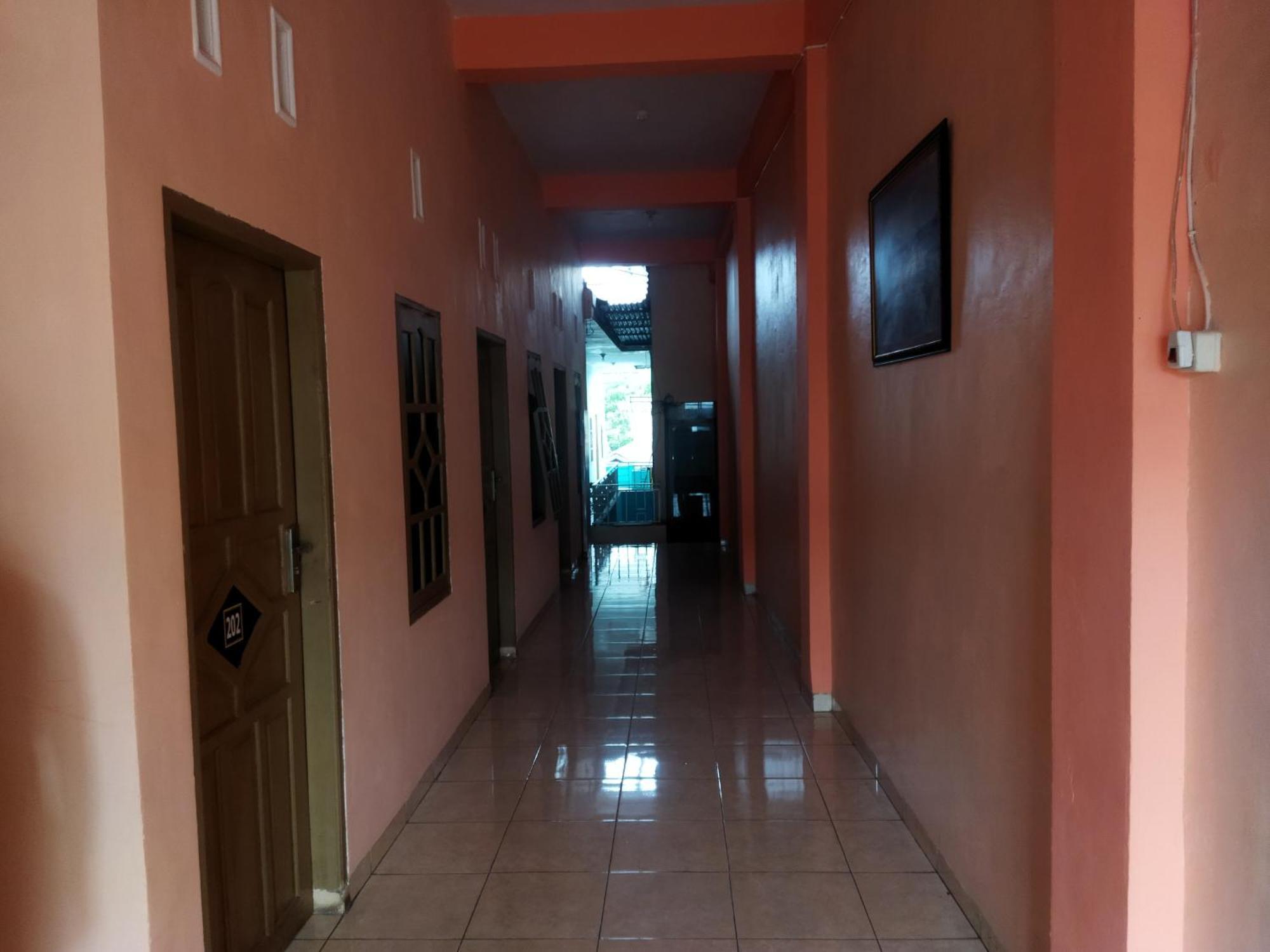 Oyo 92231 Penginapan Tanjung Alang Syariah Μακασάρ Εξωτερικό φωτογραφία